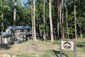 4 Bed Tiny House w/ Lake access/Snuggle Inn Heron - Image 4