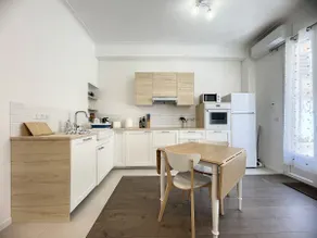 Hypercenter apartment for 4 & 45 m2 terrace - Image 2