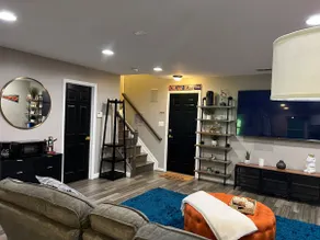 Private Guest Suite 821 SqFt | Free Garage Parking - Image 3
