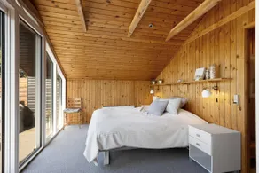 Cozy cabin with wilderness bath and 200 m from beach - Image 2