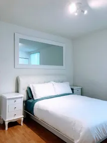 Small city-center apartment near the water! - Image 4
