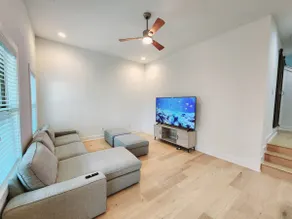 Downtown! Sleep 16+, 75 TV! - Image 3