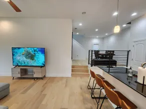 Downtown! Sleep 16+, 75 TV! - Image 2