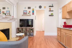 Walk! Walk! Walk! 1 Bed / 1 Bath - 2 mins from T! - Image 4
