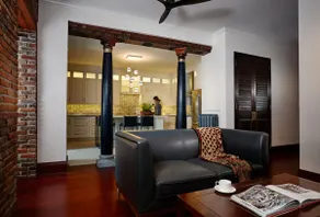 The Madder Suite at Blue Violin - Image 2