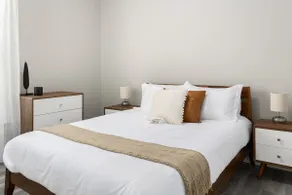 Place Bostford - Unit 5 - Image 4