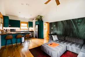 Secluded & central Hyde Park casita | Porch | WiFi - Image 3