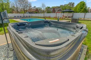 Hot tub | Fire-pit | Pool Table | Heated Pool - Image 3