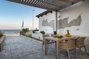 Bluetique Seaside Suites - Image 3