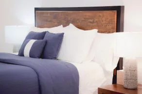 The Lake Shore Inn - Image 2