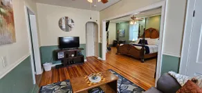 Historical Apartment w/ Whirlpool Tub - Image 3