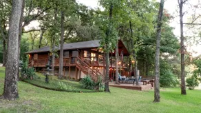 The Good Earth Lake House - Image 3