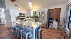 The Good Earth Lake House - Image 4