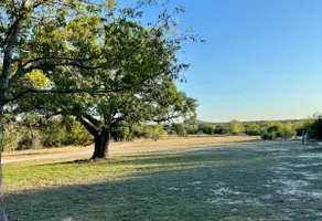 Quiet Country Escape Near Fort Cavazos - Image 4