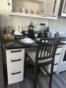 New studio AFull Bath/kitchen/laundry/free parking - Image 4