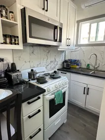 New studio AFull Bath/kitchen/laundry/free parking - Image 5