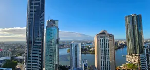 Level 29 on Queen - with free car parking - Image 3