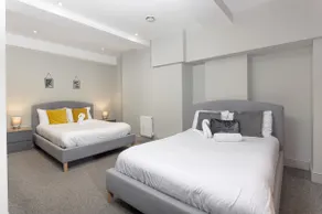 Stylish Flat Near Museums & Beatles Landmarks - Image 3