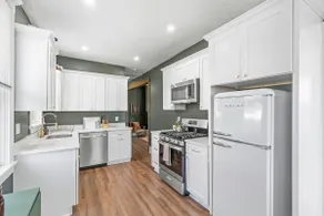 King Beds | Off-Street Parking | New Reno - Image 2