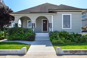 Historic Victorian | Walk to Pier & Downtown - Image 2