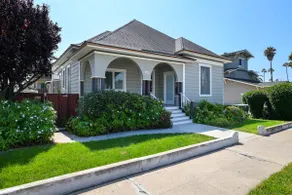 Historic Victorian | Walk to Pier & Downtown - Image 4