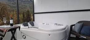 Glamping cabin, in nature and surrounded by the outdoors with Jacuzzi - Image 5