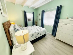 Cozy Cottage 1BR Heated Pool 3min Walk to Beach - Image 4