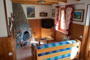 A den among the slopes - Image 5