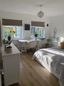 Spacious 2-Bedroom Flat Near Surbiton Station - Image 3