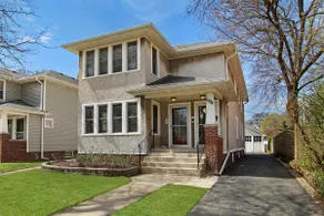 Rustic Charm 2 Bedroom Apartment | Waukegan - Image 4
