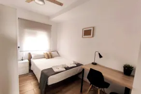 3 bedrooms 2 bathrooms - Image 4