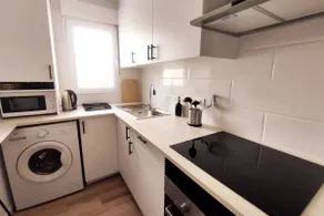 3 bedrooms 2 bathrooms - Image 3