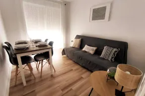 3 bedrooms 2 bathrooms - Image 2