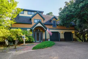 Roanoke Island Retreat - Image 4