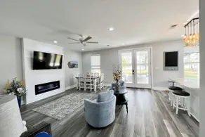 Serene lakefront cottage - Image 5