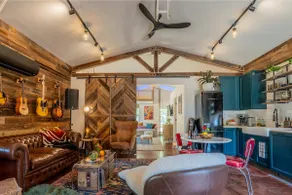 Cozy Austin Stay • Perfect for Couples or up to 6 - Image 2