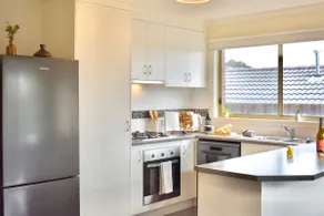 Stylish unit with all the comforts of home - Image 5
