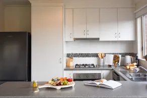 Stylish unit with all the comforts of home - Image 3
