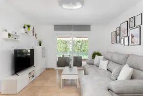 Nice 3 Bedroom Apartment, next to the beach, with pool - Image 2