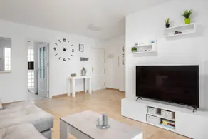 Nice 3 Bedroom Apartment, next to the beach, with pool - Image 3