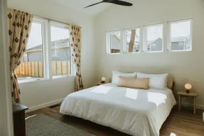 Storybook Nashville Guesthouse - Perfect for Couples and Solo Travelers - Image 3
