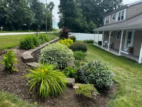 Serene Lakefront Retreat - Image 2