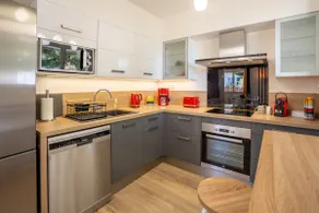“Signature” 60 m², Garden + Parking + AC, Wi-Fi + Netflix - Image 4