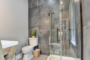 Downtown Milwaukee Area | 4BR Home | Sleeps 14 - Image 5
