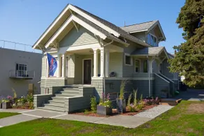 Apartment in Historic House - Image 2