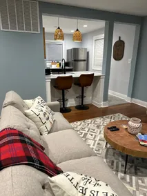 Updated cottage in woods, secluded yet central - Image 5