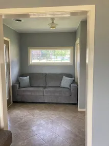 Lake access. Full private home. Cozy Beach Cottage - Image 4