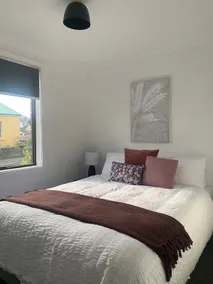 Cute and cosy, close to town! - Image 3