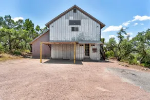Modern Barndo Studio with Insta-worthy View! - Image 4