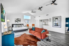 Modern Barndo Studio with Insta-worthy View! - Image 5